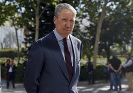 El expresidente de la Generalitat y exministro Eduardo Zaplana a su llegada a la Ciudad de la Justicia