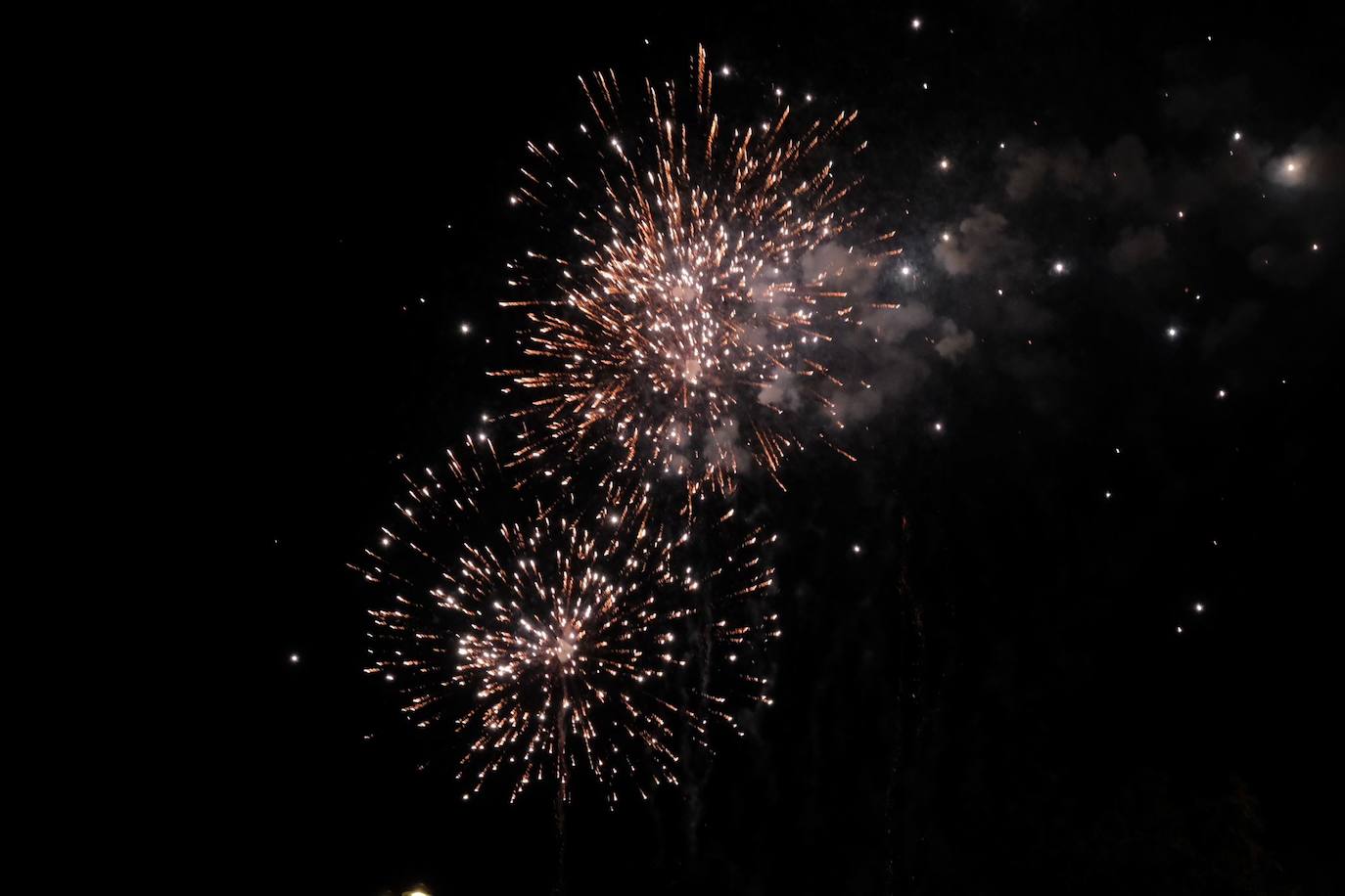 Las Hogueras de Alicante arrancan un fin de semana de pólvora con toque piromusical