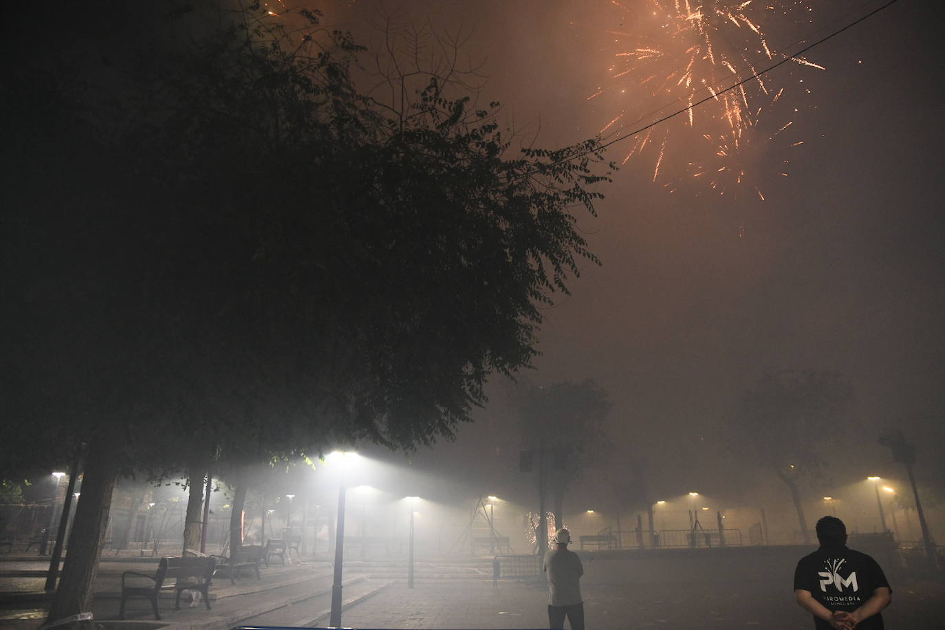 La plaza del Sol se ilumina con la mascletà nocturna