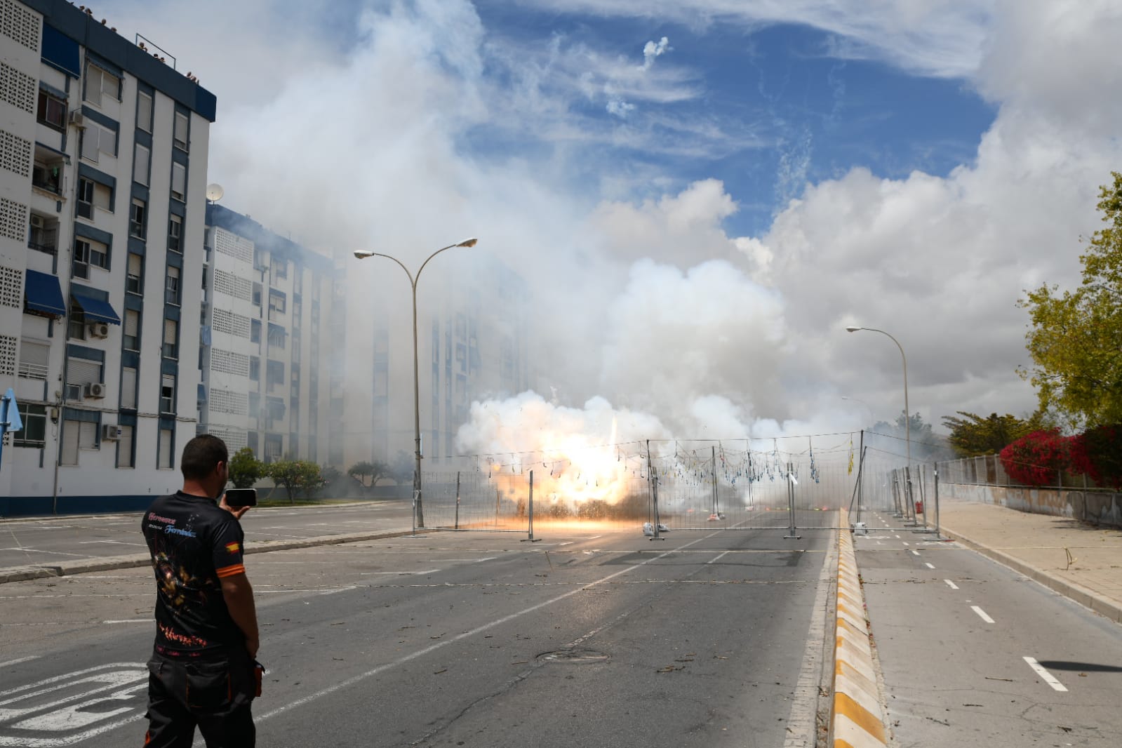 Así se ha vivido la mascletà de las Hogueras de Alicante de este domingo