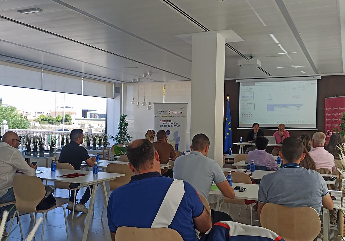 Imagen de una de las jornadas organizadas por la Cámara de Comercio de Orihuela.