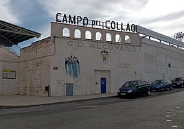 Fachada del campo municipal de fútbol El Collao.