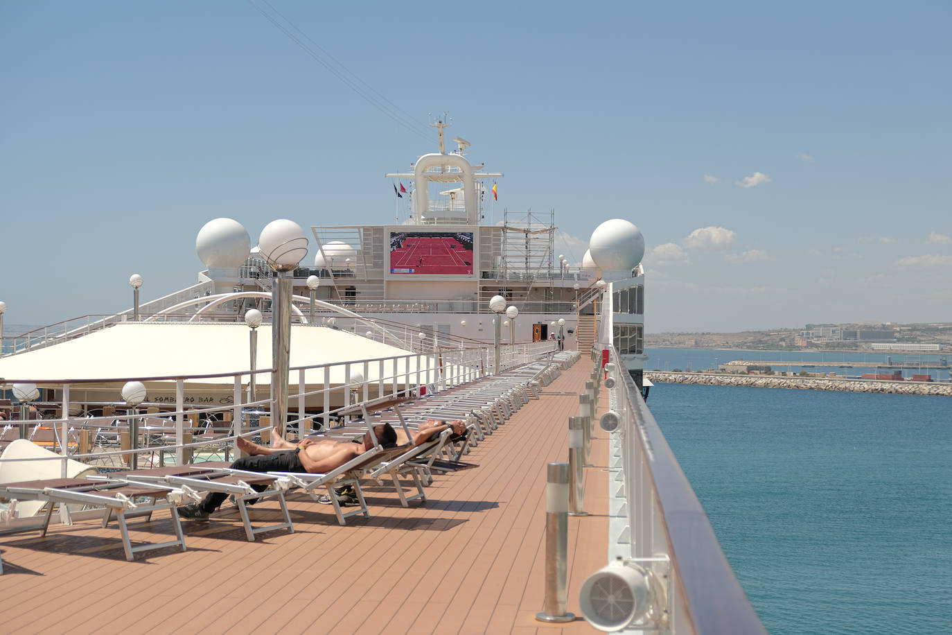 Un día a bordo del MSC Orchestra en Alicante