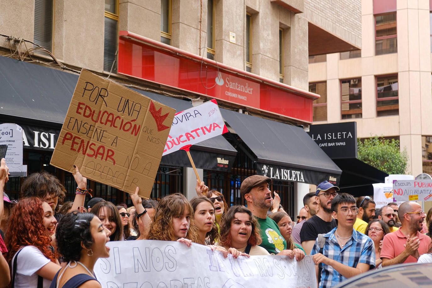 La marea verde toma Alicante en defensa de la educación pública