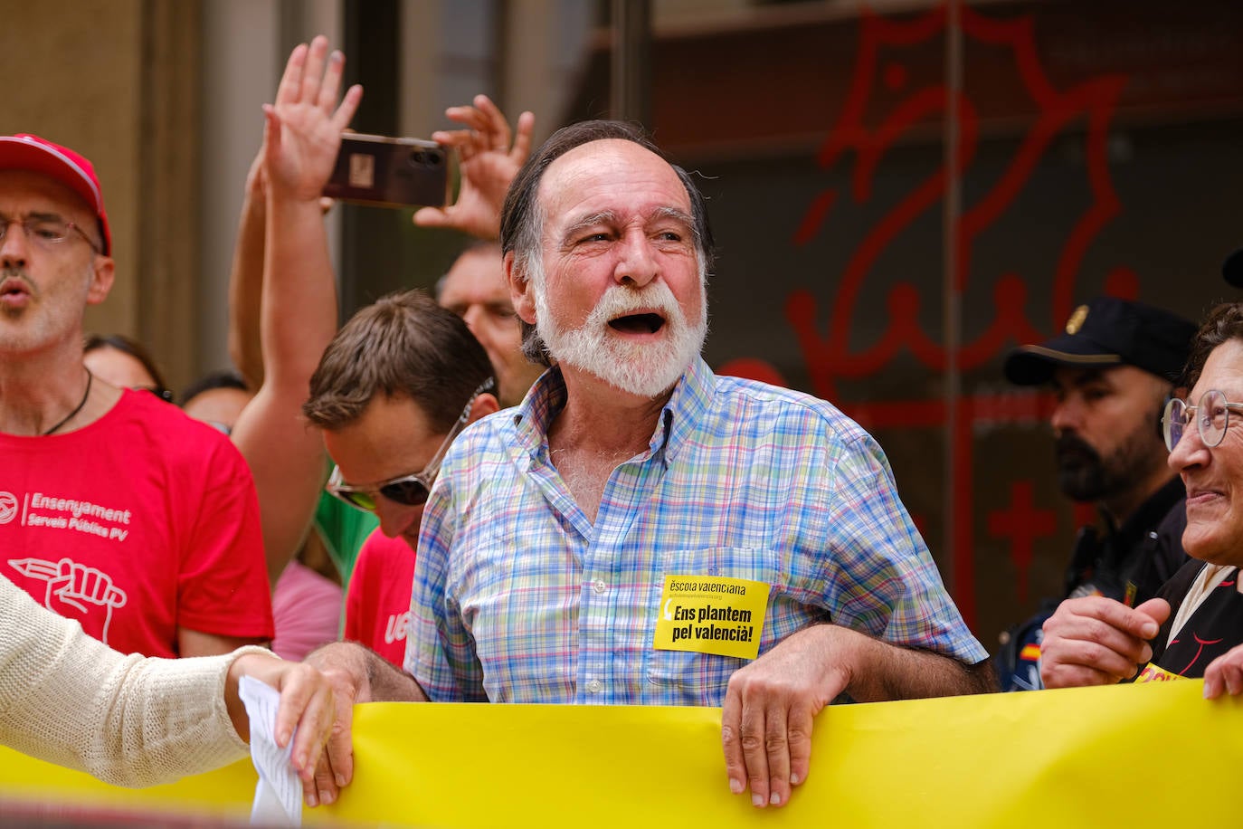 Concentración frente a la Conselleria de Educación en Alicante