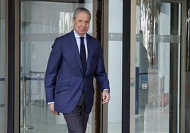 El exministro y expresident de la Generalitat Valenciana Eduardo Zaplana a su salida de la Ciudad de la Justicia.