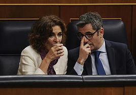 Félix Bolaños junto a María Jesús Montero.