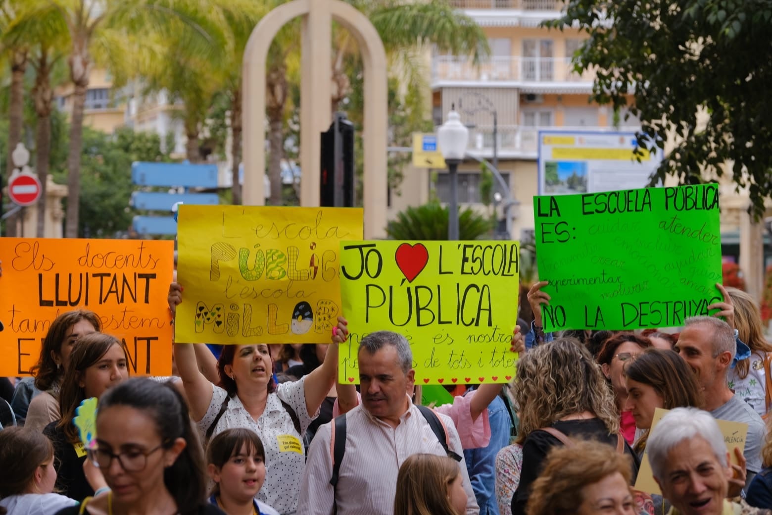 La marea verde toma Alicante en defensa de la educación pública