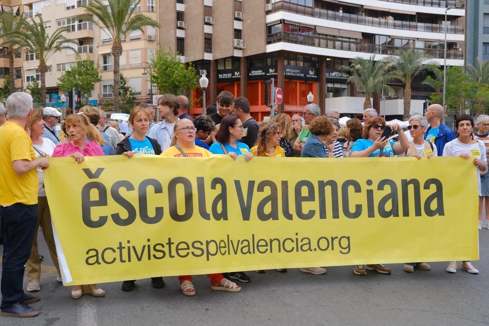La marea verde toma Alicante en defensa de la educación pública