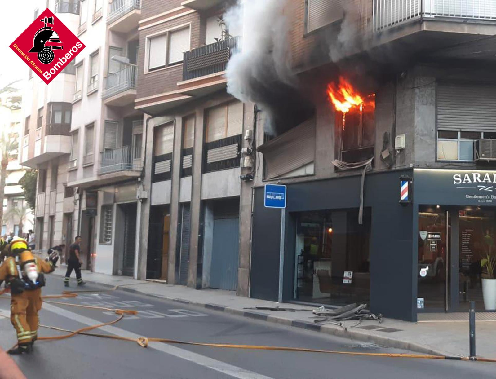 Trabajos de extinción del fuego.