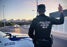 Agente de la Policía Local de Elche.