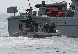 Simulacro: así desactiva la Guardia Civil una célula terrorista que pretendía atentar en el Puerto de Alicante