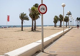 La playa de Urbanova en el verano de 2023.