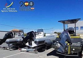 Algunas de las narcolanchas intervenidas en la operación.