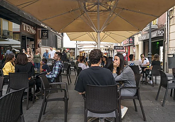 Terrazas en la calle Castaños.
