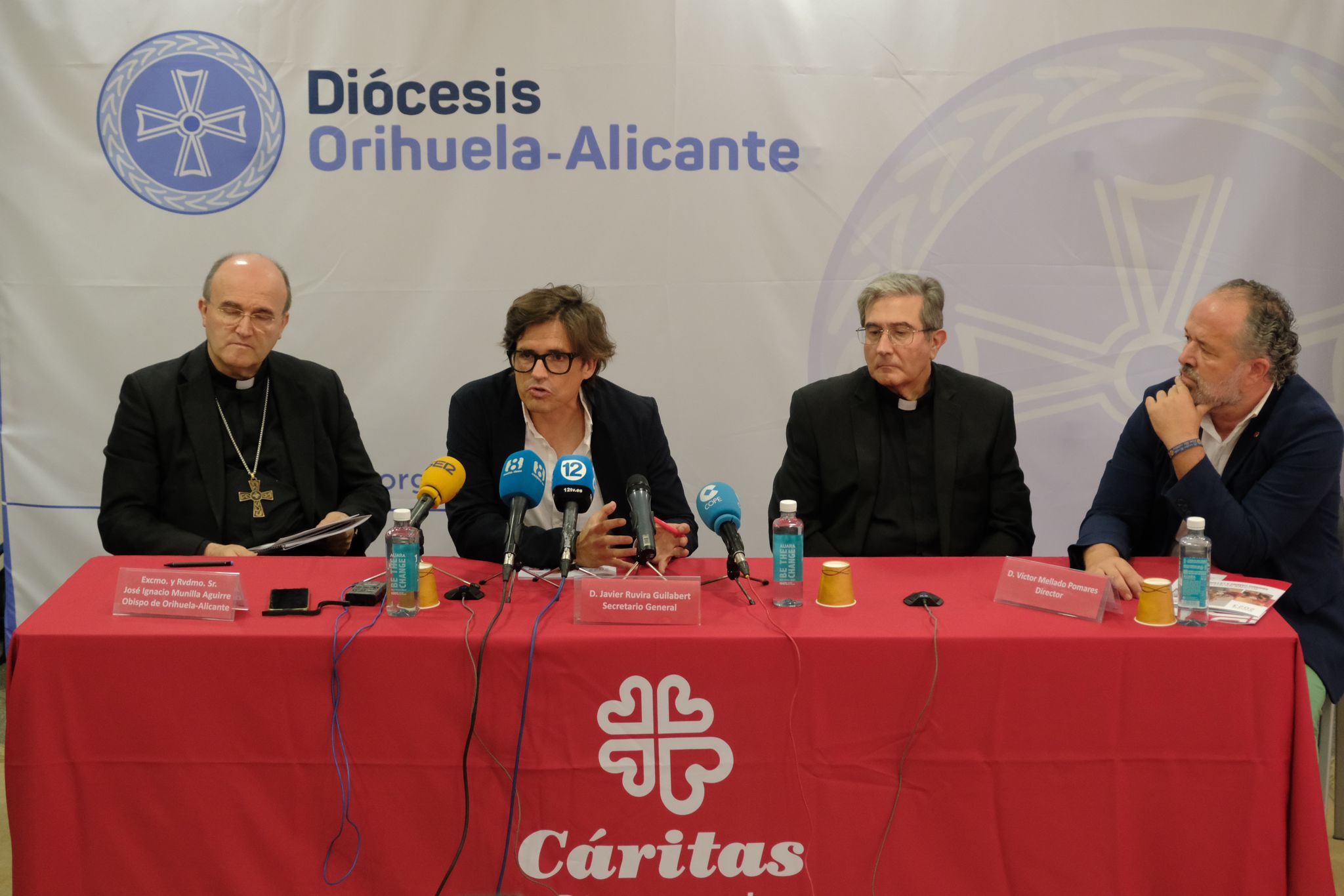 Imagen principal - El drama de la vivienda: se triplican las familias que comparten piso en Alicante