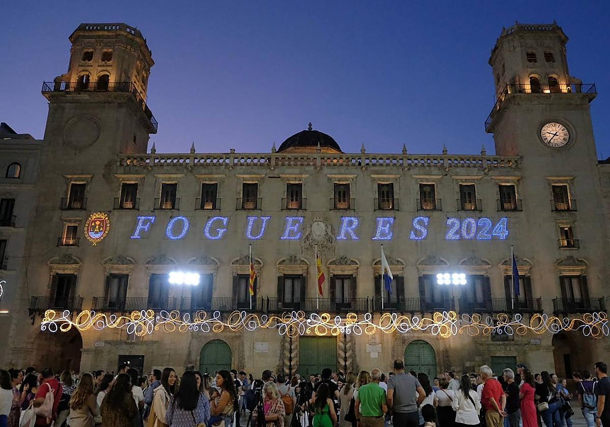 Las luces de las Hogueras de San Juan de Alicante 2024.
