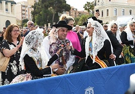 Revive foto a foto la mascletà de las Hogueras de Alicante en el ADDA