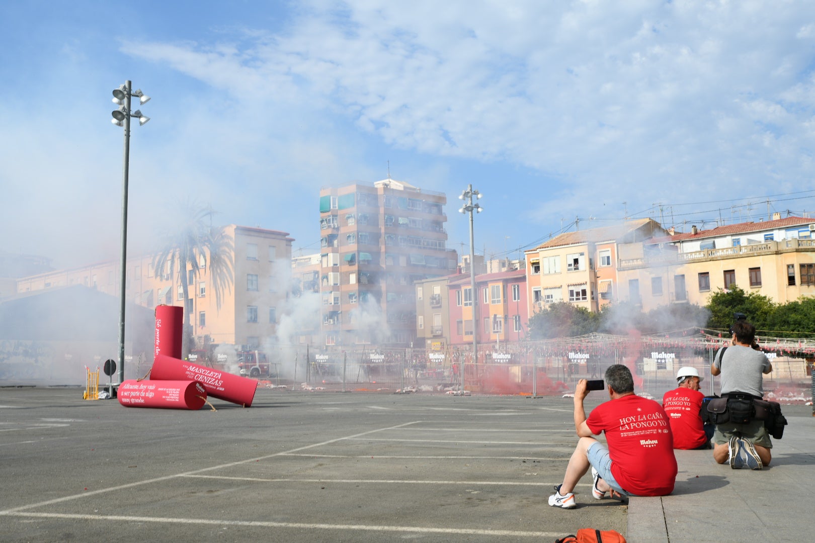 Revive foto a foto la mascletà de las Hogueras de Alicante en el ADDA