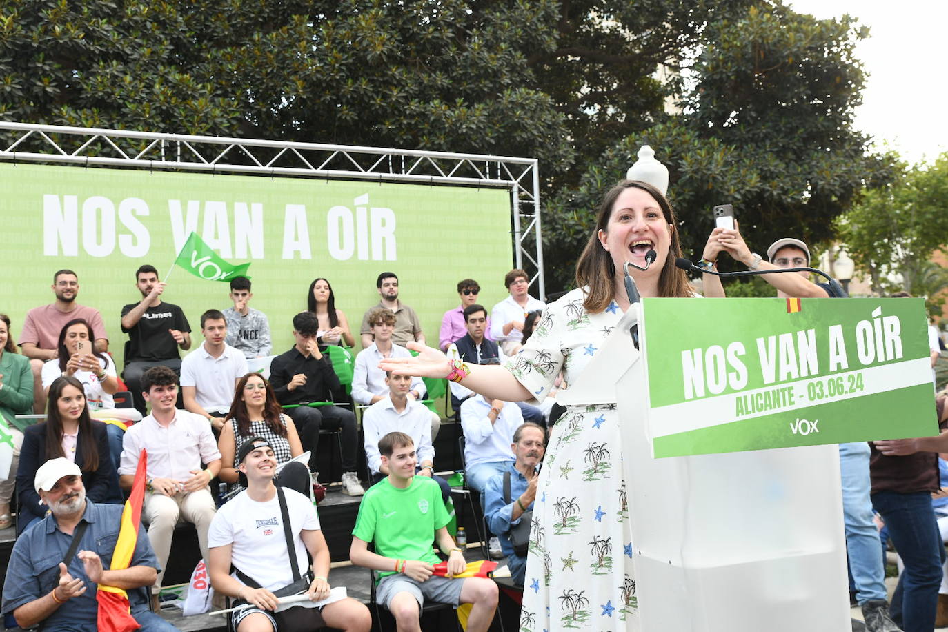 Imagen secundaria 1 - Abascal hace un llamamiento a «tomar la calle y no soltarla nunca»