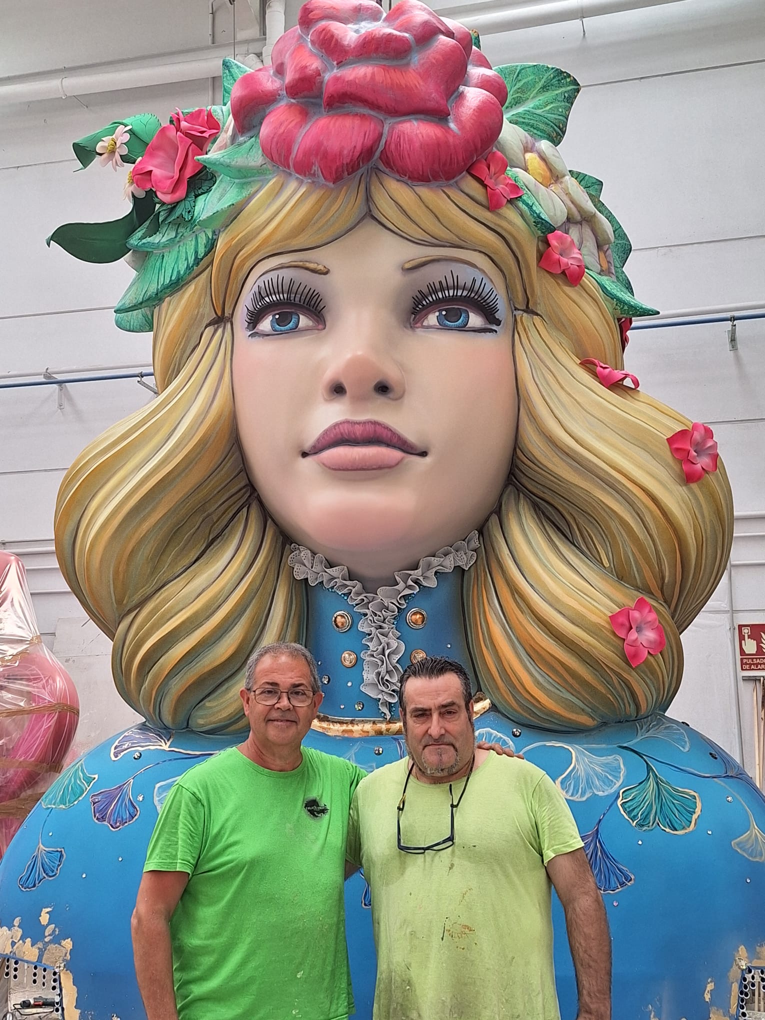 Pepe y Luis, socios de Palacio i Serra, con la cara principal que plantarán en La Ceràmica.