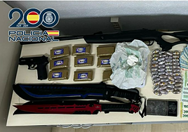 Material decomisado en el narcopiso.