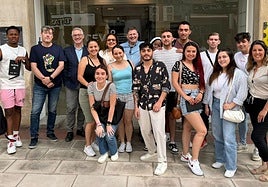 Alumnos de investigación comercial de Fempa.