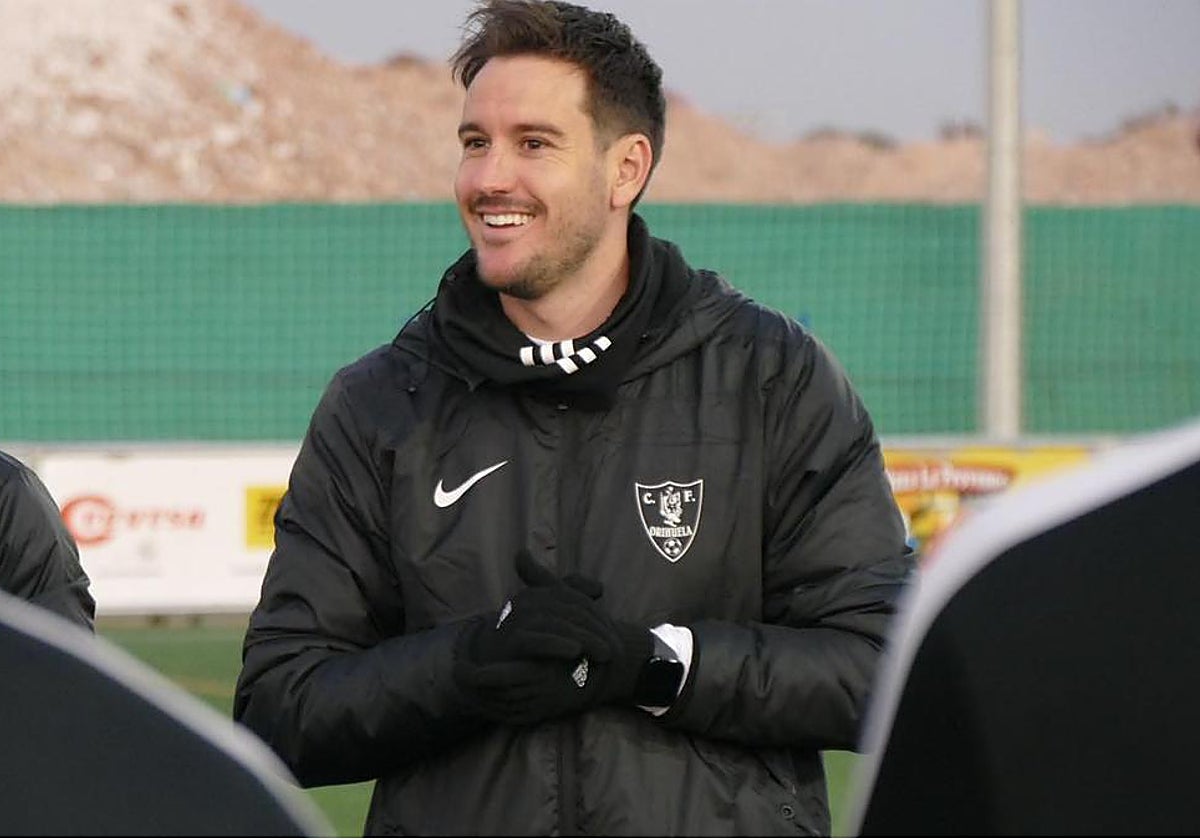 Sergi Guilló, durante un entrenamiento con el Orihuela.