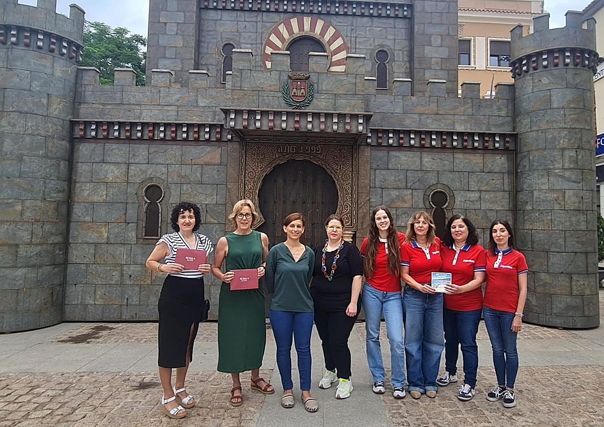 Entrega de los premios de escaparatismo de Moros y Cristianos.