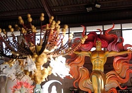 Uno de los ninots de la Hoguera Oficial en el taller de Pedro Espadero.