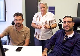Equipo investigador de la UA que ha participado en este estudio: Gabriel García Atiénzar (izquierda), M.ª Paz de Miguel Ibáñez (centro) y Alejandro Romero Rameta (derecha).