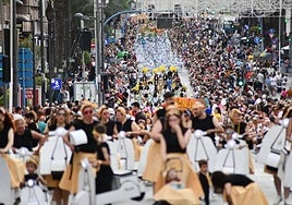Desfile del ninot de las Hogueras de Alicante 2023.