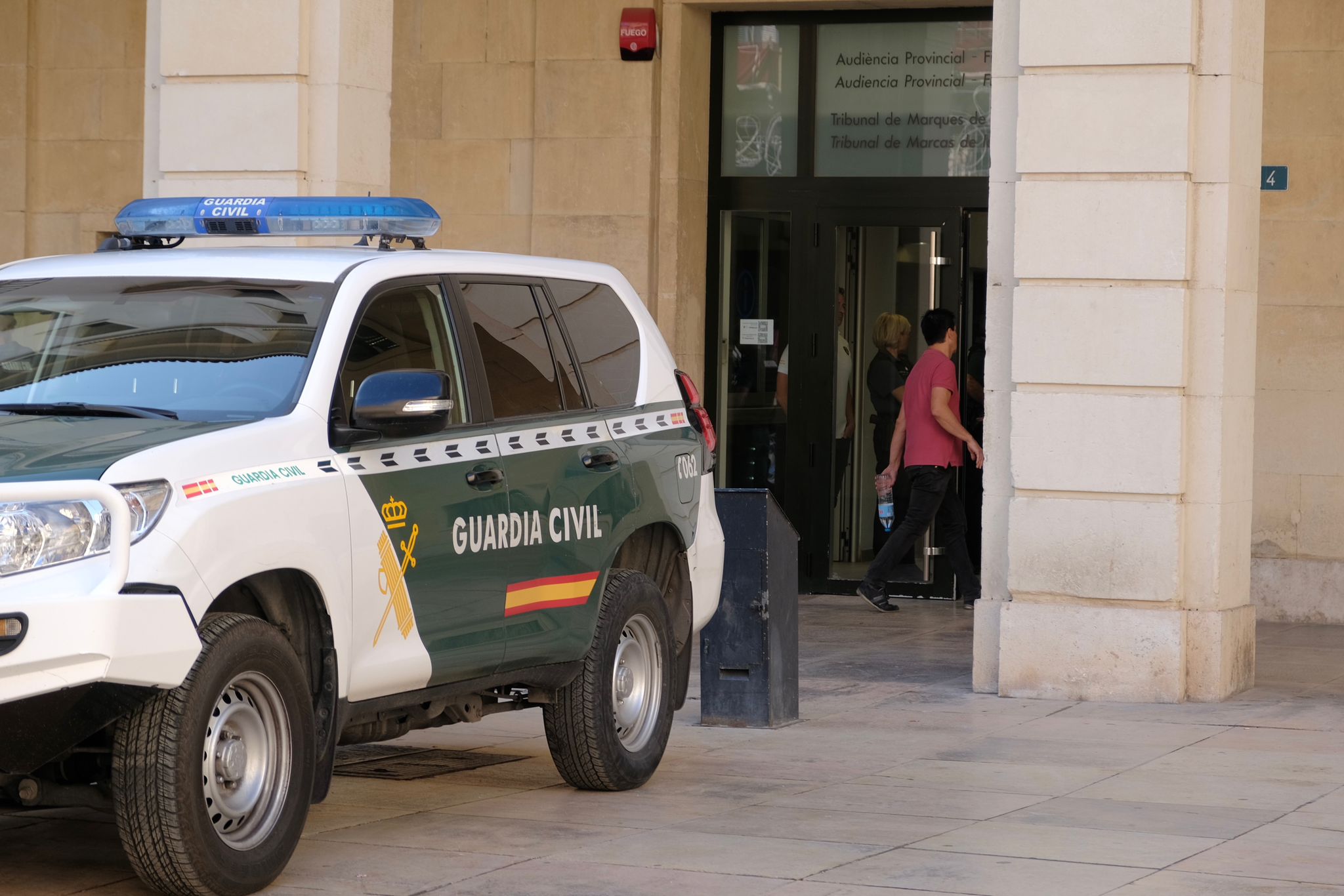 Las imágenes del juicio de los 14 jóvenes de pego que se enfrentaron a un grupo ultra de Gandía