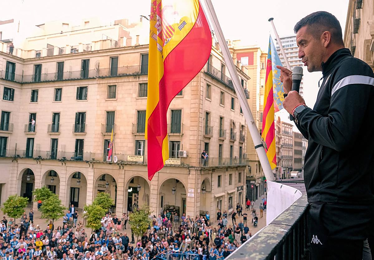 Torrecilla en la celebración en el Ayuntamiento.