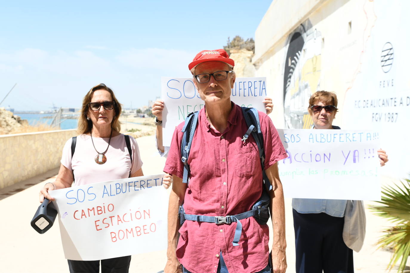 Un paseo por el nuevo verde sobre el mar de Alicante