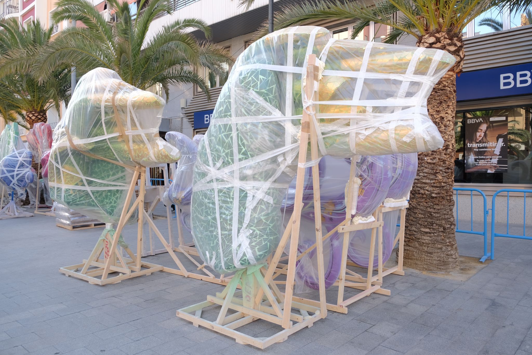 Las Hogueras empiezan a llenar las calles de Alicante