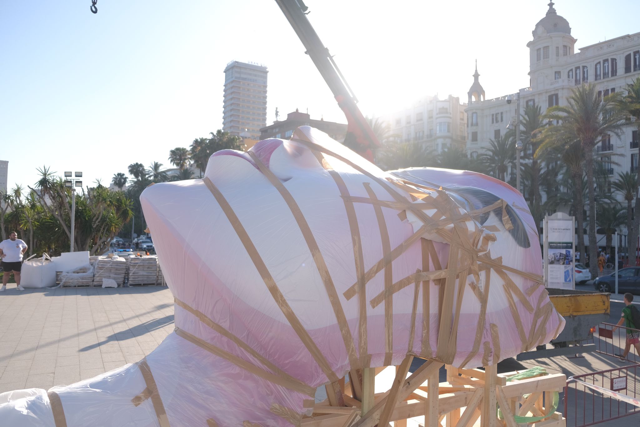 Las Hogueras empiezan a llenar las calles de Alicante