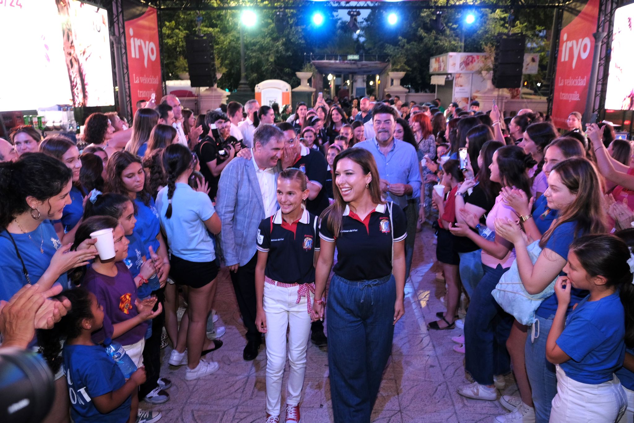 Inaugurado el Mercadito de Fogueres en el paseo de Federico Soto