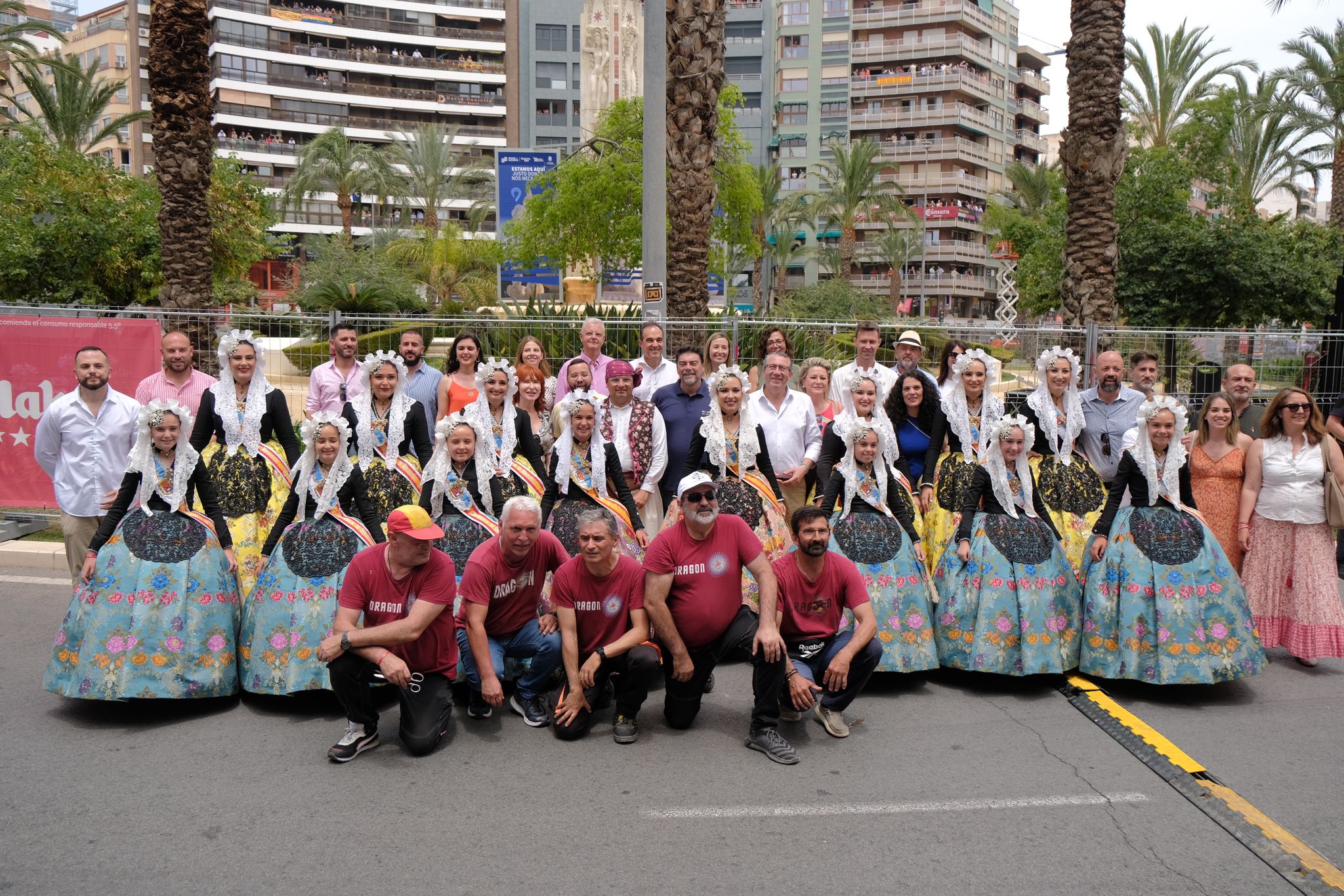 Revive foto a foto la mascletà de Coeters Dragón en Luceros