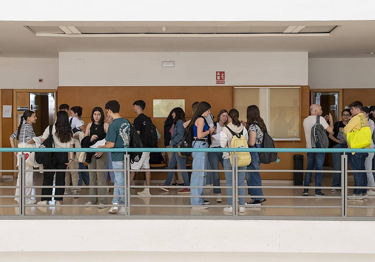 Estudiantes en un centro educativo de Alicante.