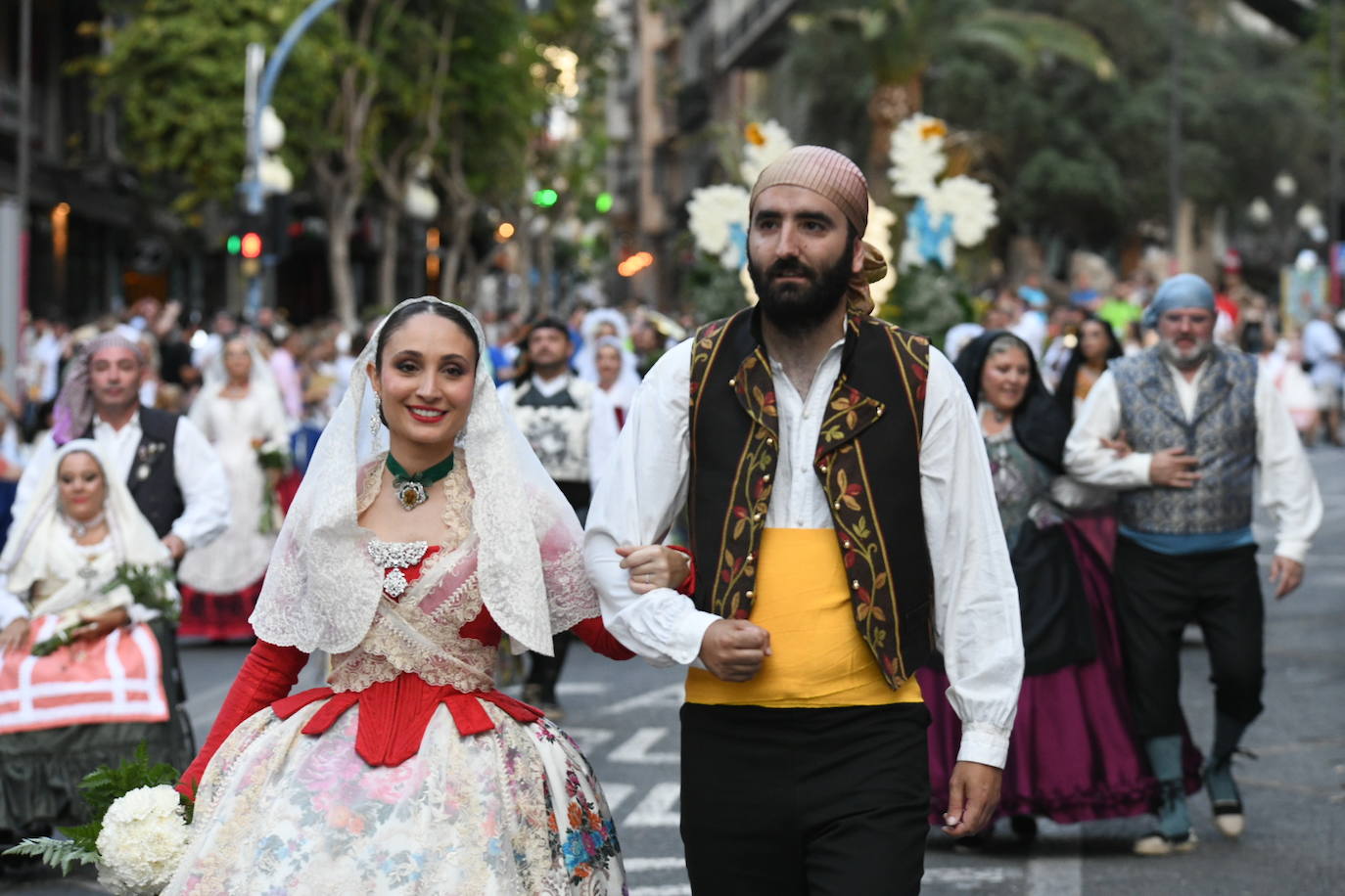 La Virgen del Remedio ya está cubierta de flores