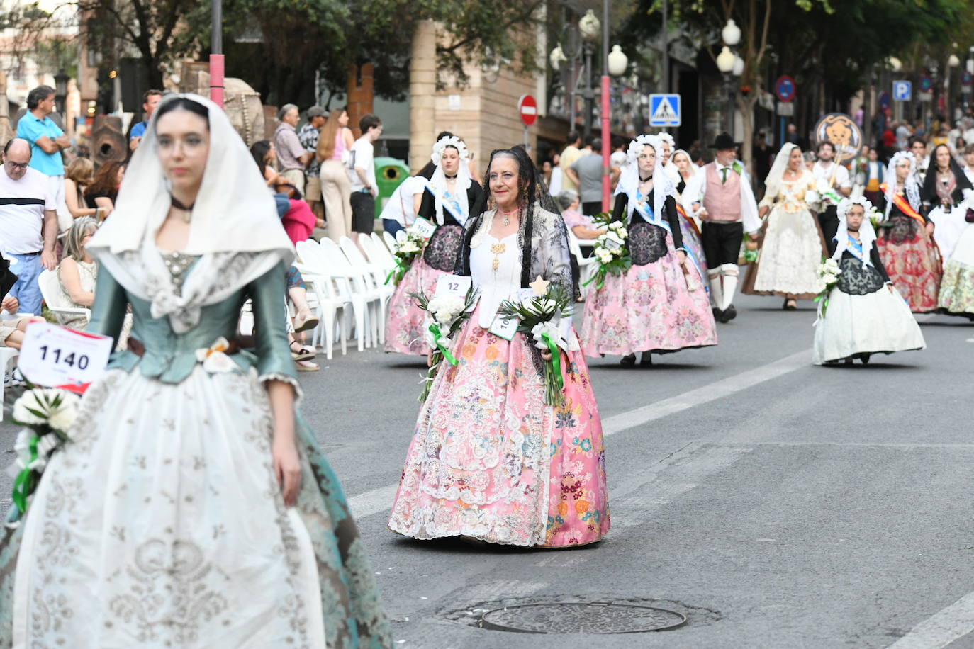 La Virgen del Remedio ya está cubierta de flores