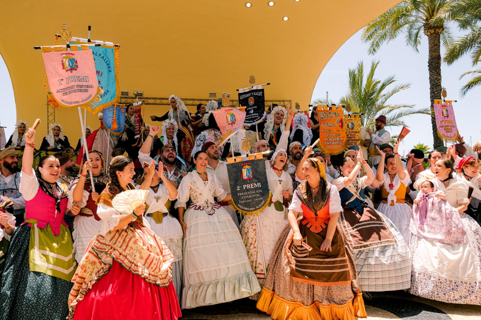 ¿Has recogido premio en las Hogueras? Búscate en las fotos (II)