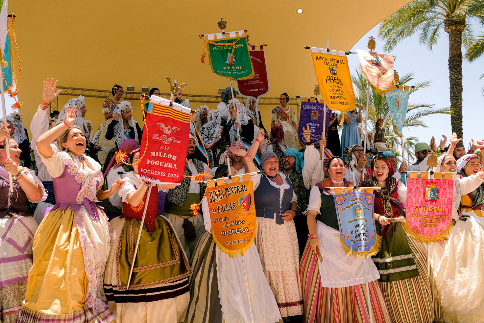 ¿Has recogido premio en las Hogueras? Búscate en las fotos (II)