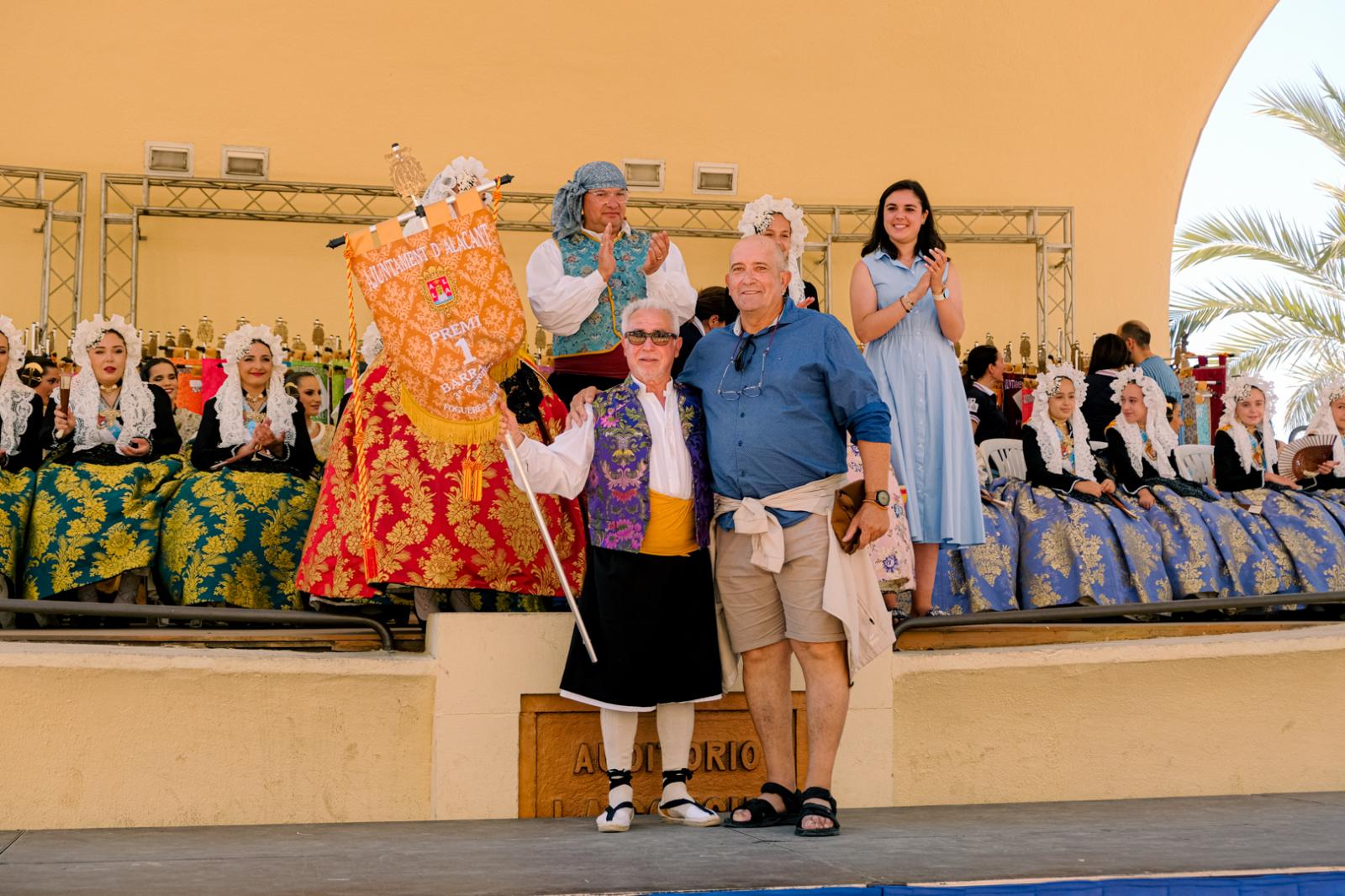 ¿Has recogido premio en las Hogueras? Búscate en las fotos (I)