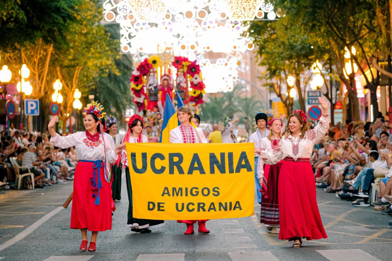 El mundo se une en torno a las Hogueras de Alicante