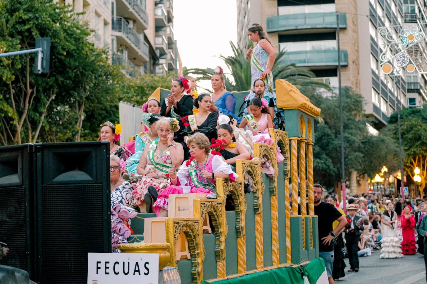 El mundo se une en torno a las Hogueras de Alicante
