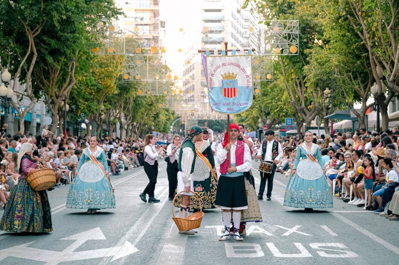 El mundo se une en torno a las Hogueras de Alicante