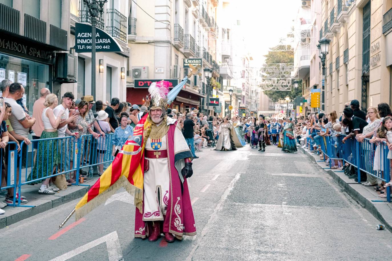 El mundo se une en torno a las Hogueras de Alicante