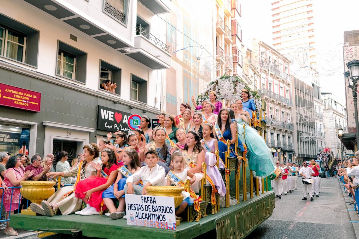 El mundo se une en torno a las Hogueras de Alicante